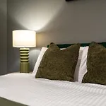 - On The River - Sleeps 10 - Appartement