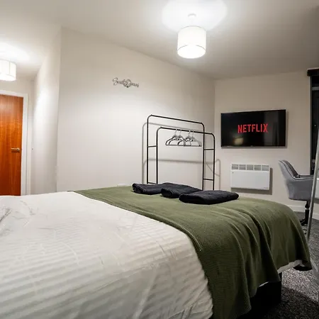 - On The River - Sleeps 10 - *