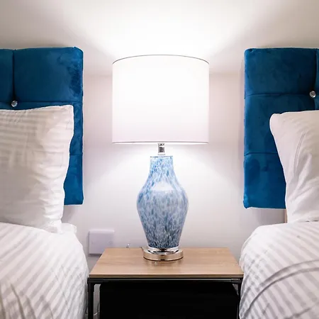 - On The River - Sleeps 10 - *