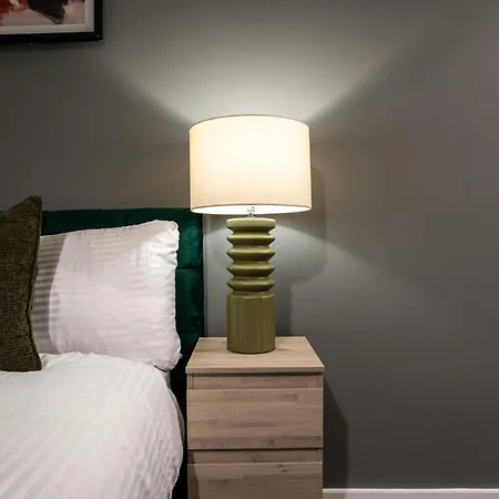 Apartamento - On The River - Sleeps 10 - Leeds (West Yorkshire)