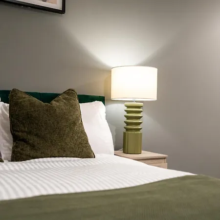 Lejlighed - On The River - Sleeps 10 - *
