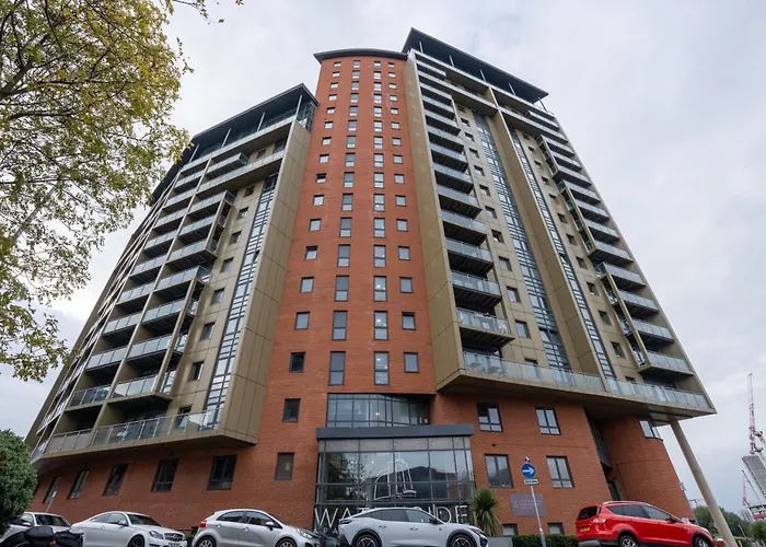 - On The River - Sleeps 10 - *