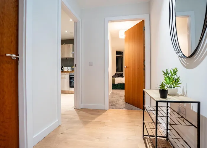 - On The River - Sleeps 10 -