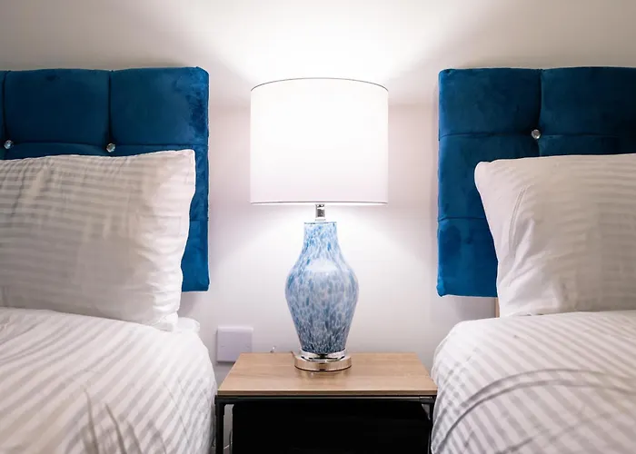 - On The River - Sleeps 10 - *