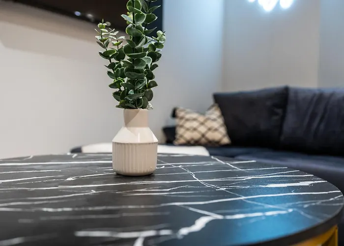 - On The River - Sleeps 10 -