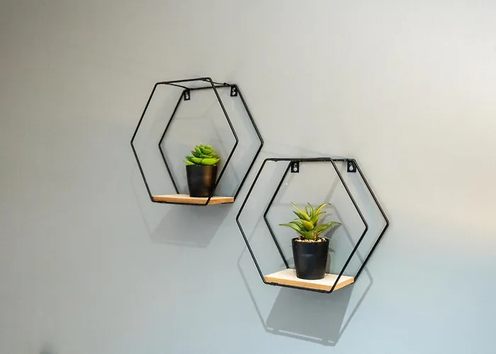 - On The River - Sleeps 10 - Leeds (West Yorkshire)